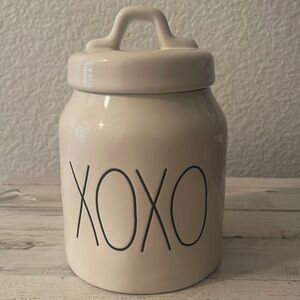 Rae Dunn XOXO Canister.